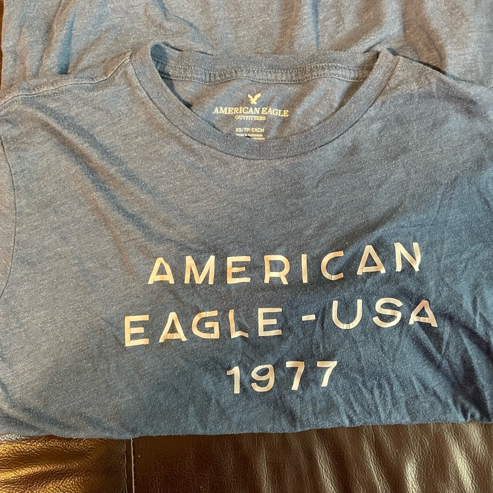 American Eagle tee shirt